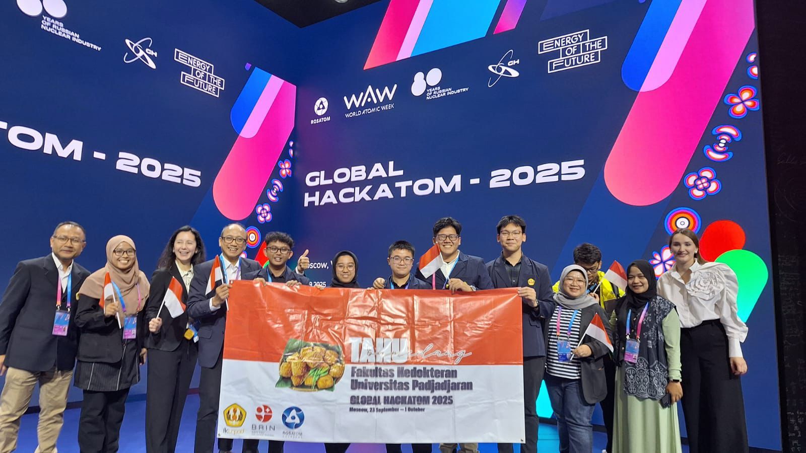 Tim FK Unpad Raih Juara 2 Global Hackatom 2025 di Moskow