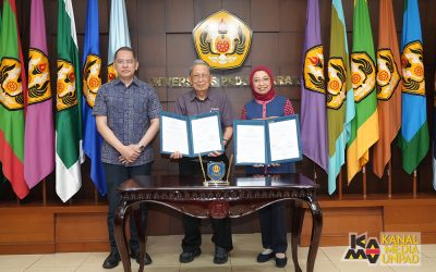 Alumni Angkatan Pertama FK Unpad Prof. Arthur Bing Serahkan Hibah untuk Dukung Pendidikan dan Pengembangan Fakultas