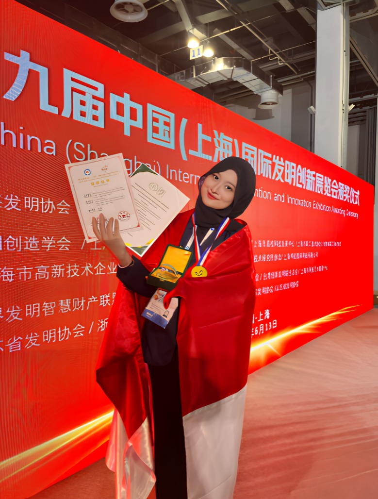 Mahasiswi FK Unpad Raih Gold Medal dan Special Award di Shanghai Lewat Inovasi MICAPTURE-1