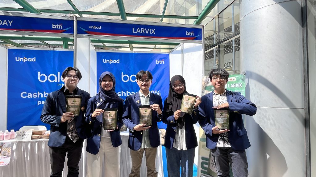 Berinovasi Melalui PKM K Mahasiswa Unpad Kembangkan Larvix Larvasida Berbasis Sekam Padi untuk Pengendalian Jentik Nyamuk 1